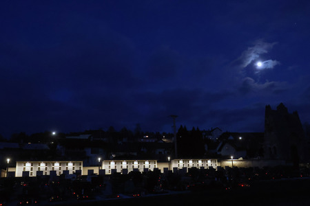 Žarni zid pokopališče Rakek 21 Foto Ljubo Vukelič